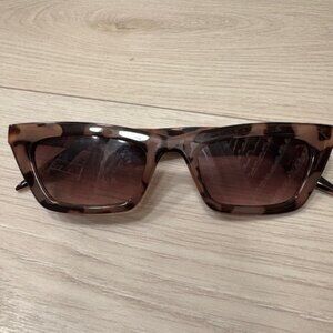 Verie Molly Sunglasses